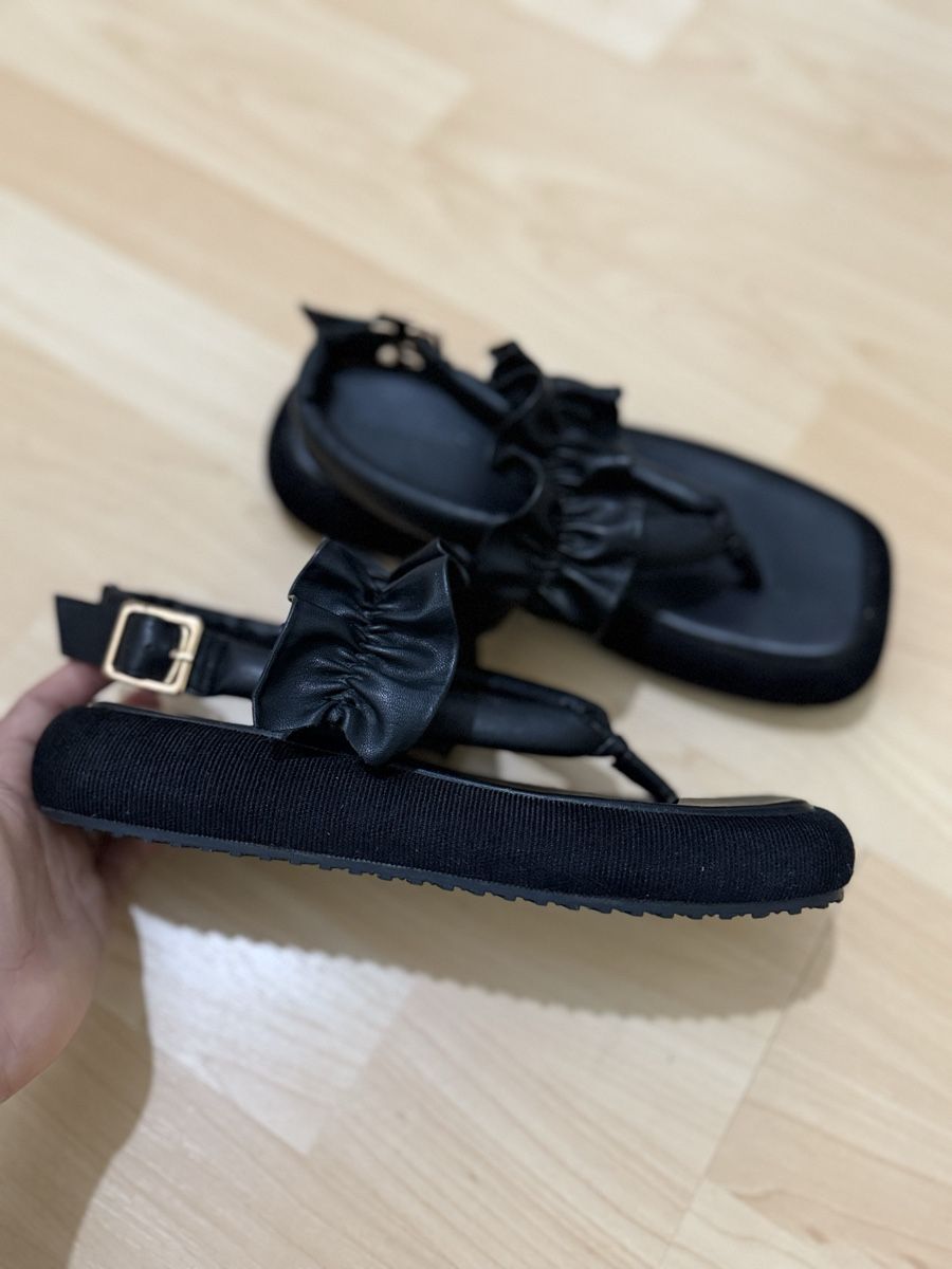 Scarpe da donna: Platform sandals / Black Summer Sandals with Ruffles – Usato da Seon venduto da Avina12 3