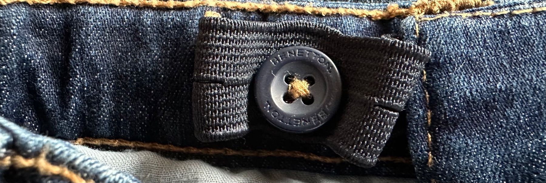 Benetton Pantaloni: 2 Bermuda in jeans Benetton – Usato da Castel San Pietro venduto da Moregi 9