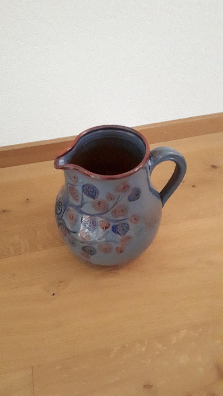 Set di piatti: Saftkurg mit 8 Bechern handgetöpfert – Usato da Montlingen venduto da Giardini13 2