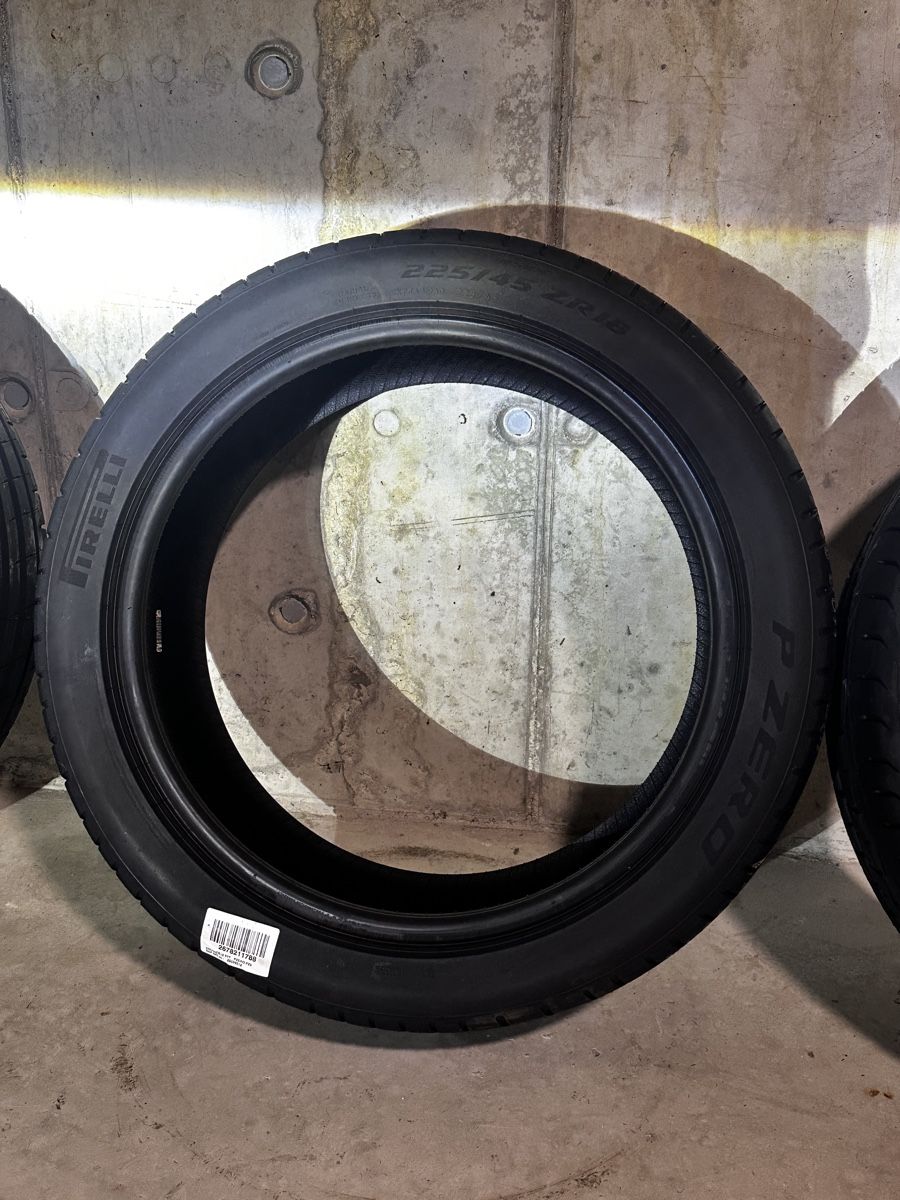 Autres accessoires p. véhicule: Pirelli P Zero – Neuf avec emballage d'origine à Courroux par cat_yts6