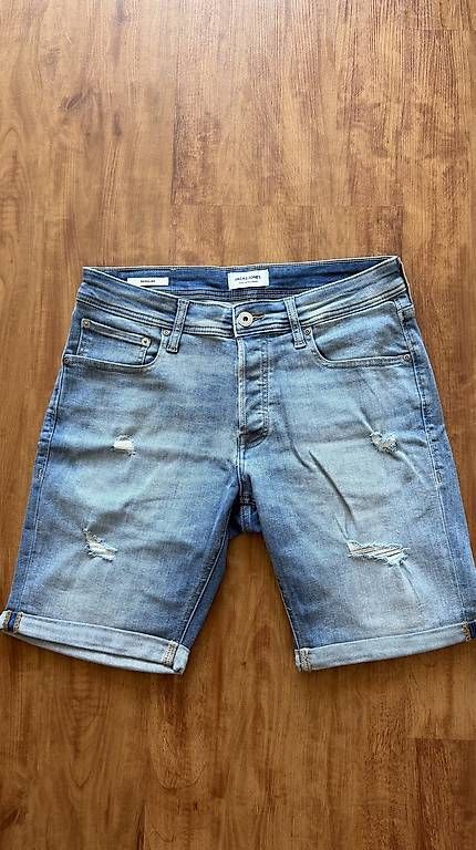 Jeans: Jack & Jones Jeansshorts Gr. M – Usato da Veltheim AG venduto da KimiSinger