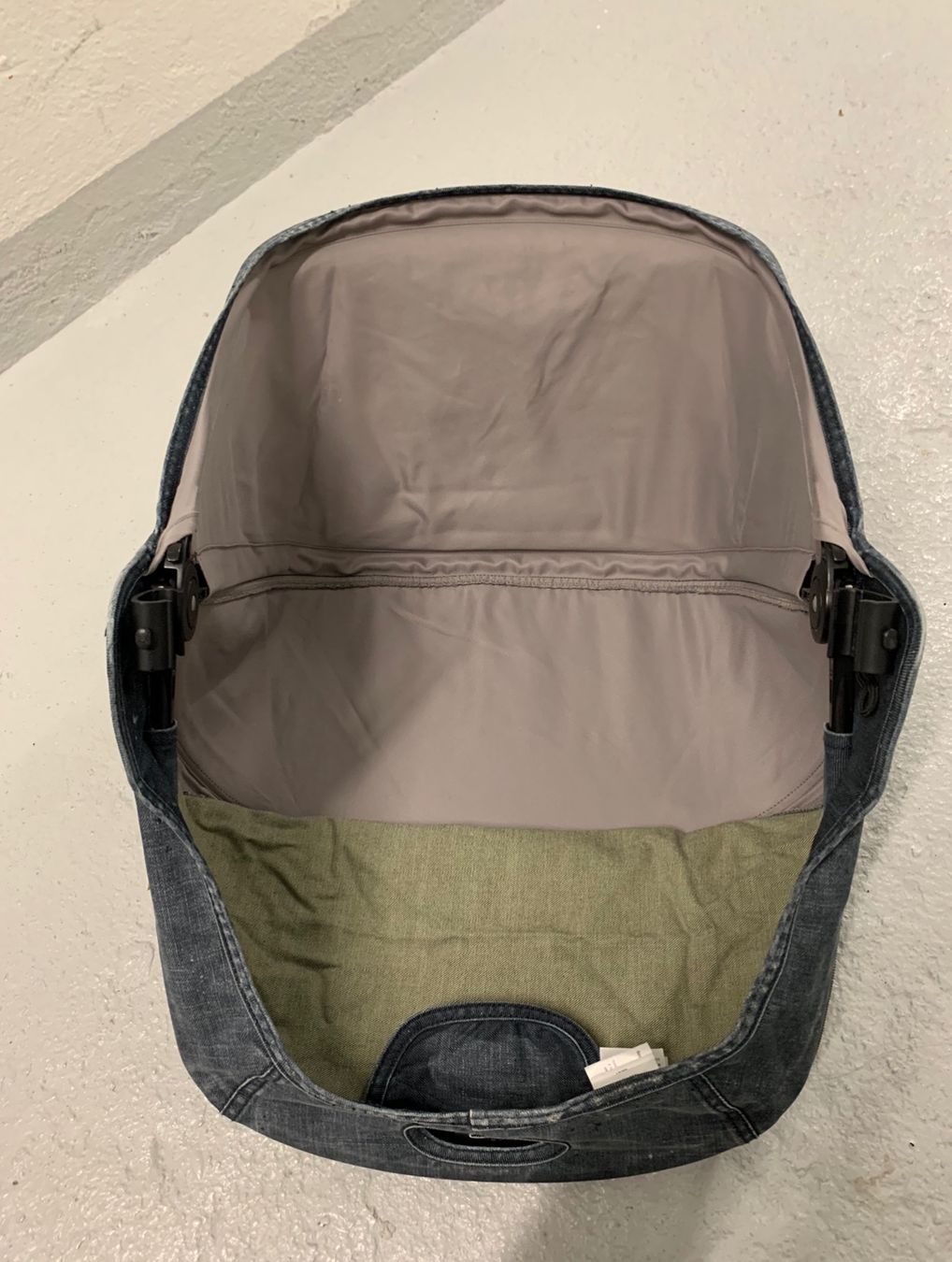 Bugaboo Carrozzine: Bugaboo Diesel Bezugsset- 1 Dach + 1 Wannenabdeckung – Usato da Uster venduto da staernli4 5