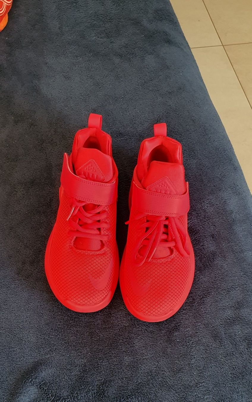 Nike Scarpe da uomo: Chaussures Nike 36.5 + J.Sport 37 – Usato da Servion venduto da meno999 1