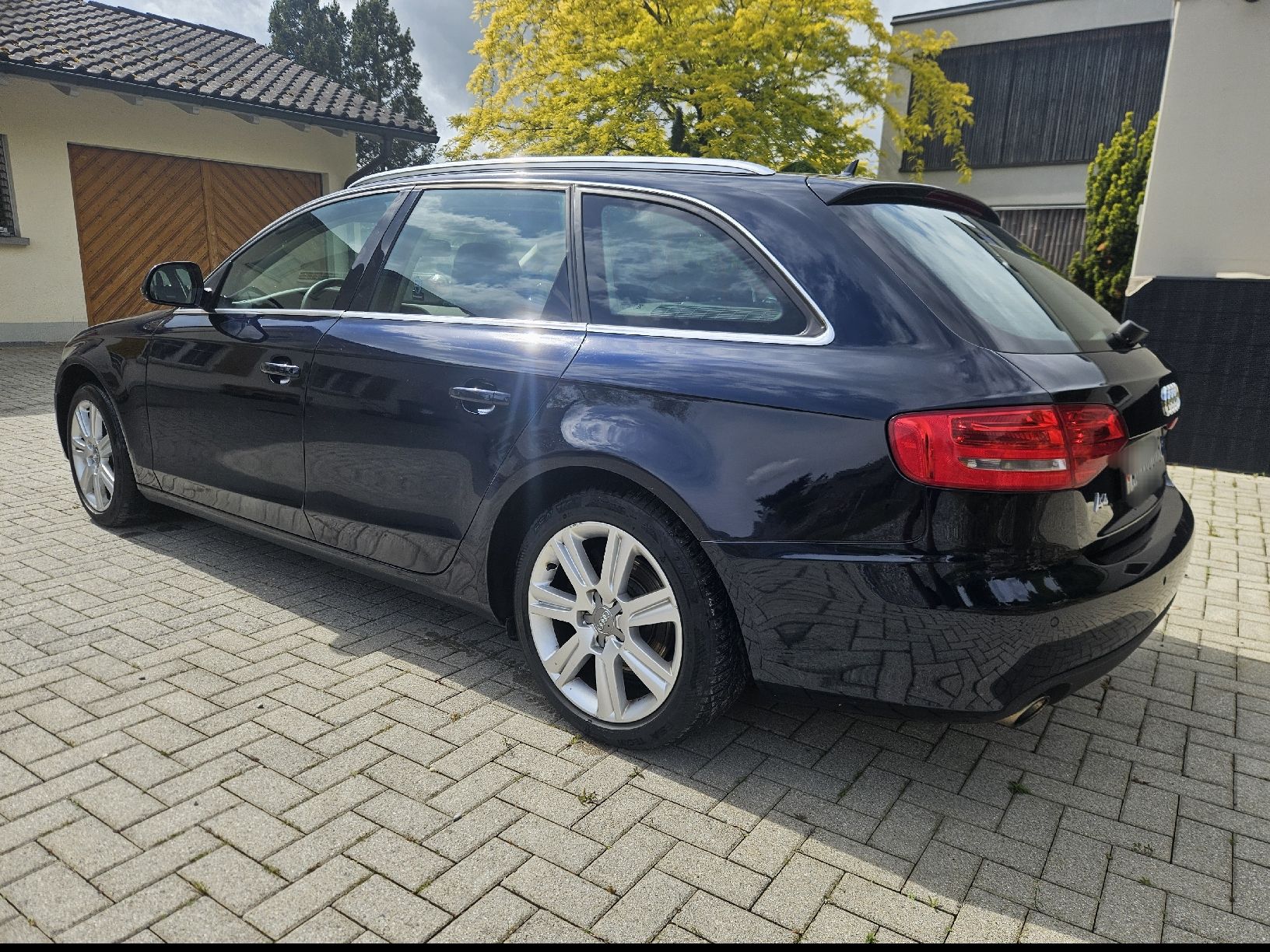 Audi Automobili: Audi A4 Avant 2.3 – Usato da Seengen venduto da cruisenroll 3