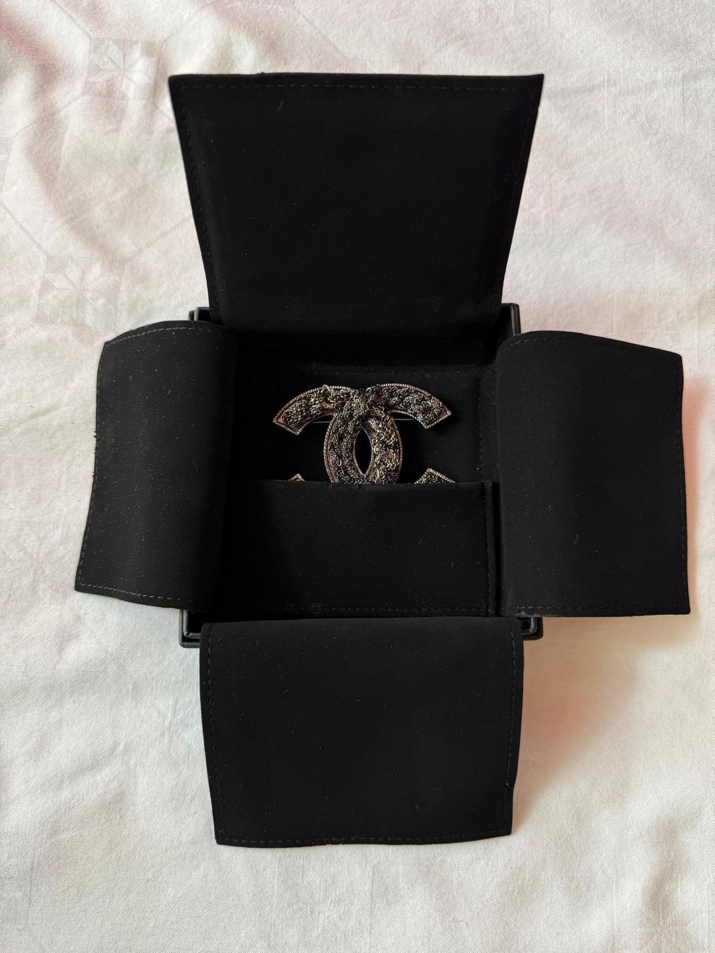 Chanel Spille & Fermagli: Chanel Brosche, limited Edition – Usato da Oberarth venduto da SSS. 7
