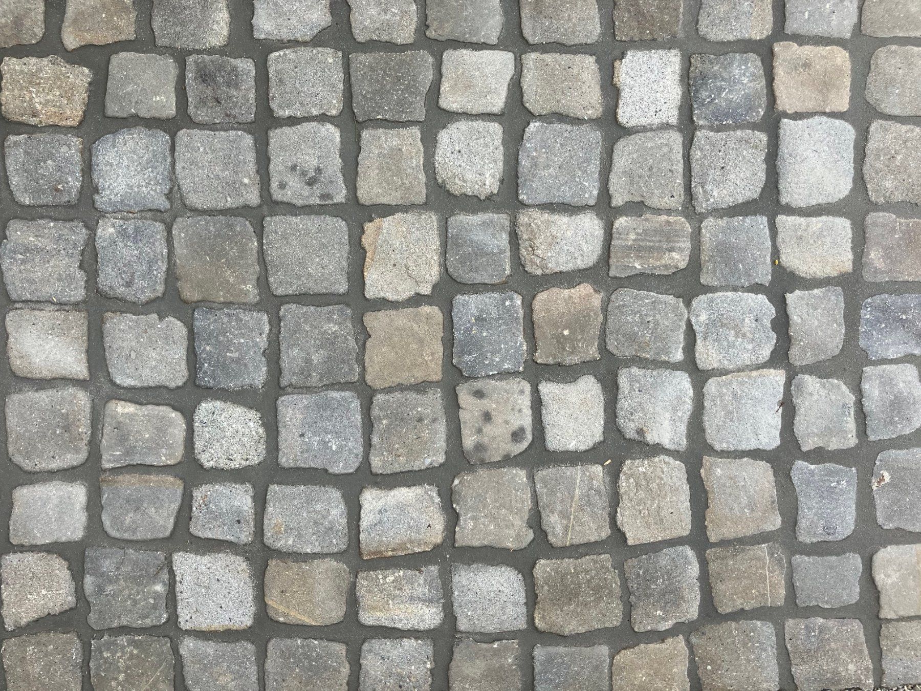 Steine & Dachziegeln: Pflastersteine – Gebraucht aus Langenthal von keu_thf7 5