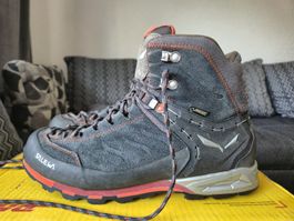 Wanderschuhe von Salewa in der Grösse 43