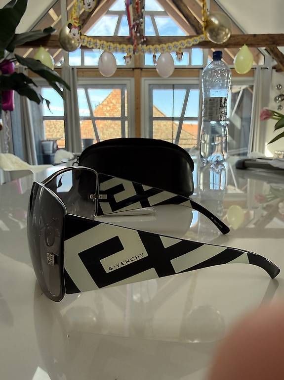 Occhiali & Lenti: Givenchy Sonnenbrille SGV 218 Vintage Original – Usato da Buchberg venduto da the_w8gy 2