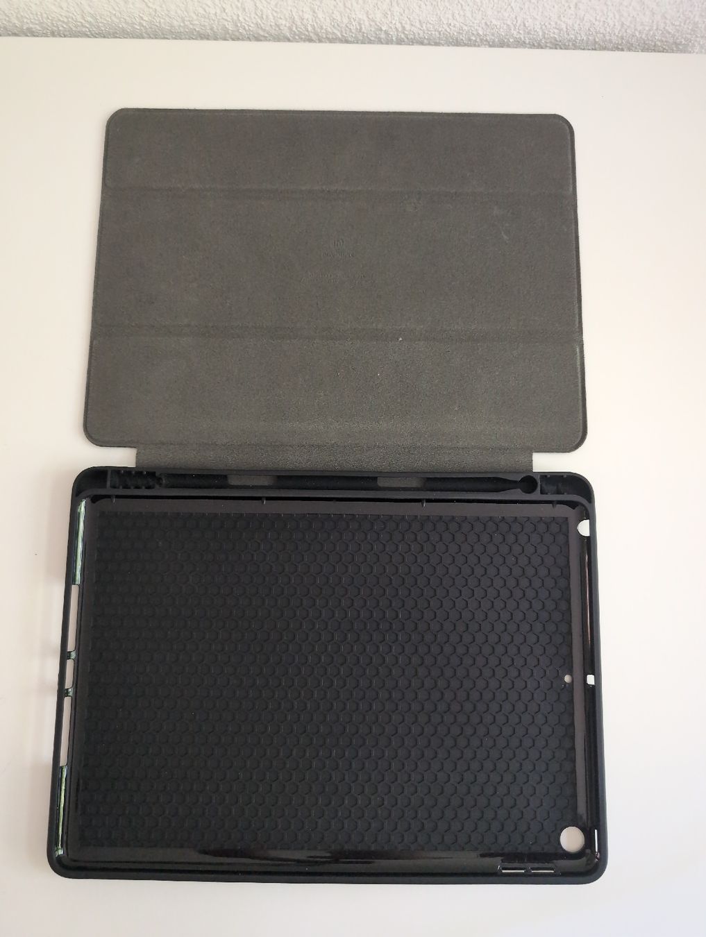 Covers & Borse: Cover Hülle Apple iPad 7. Generation DUX DUCIS – Usato da Liebefeld venduto da ph9284 2