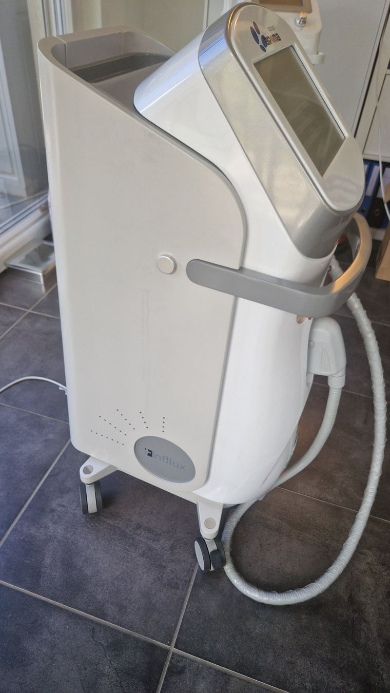 Tutte le macchine: Diodenlaser 808 AROMA – Usato da Salmsach venduto da Schusoa 5