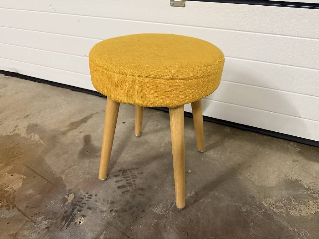 Hocker: Tabouret jaune  – Gebraucht aus Conthey von conthey87