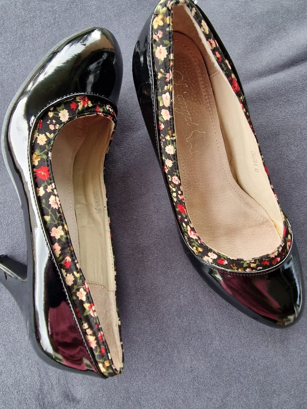 Scarpe da donna: Dirndlschuhe Schwarz mit Blumenrand – Grösse 40 – Usato da Zumikon venduto da pat_m55d 1