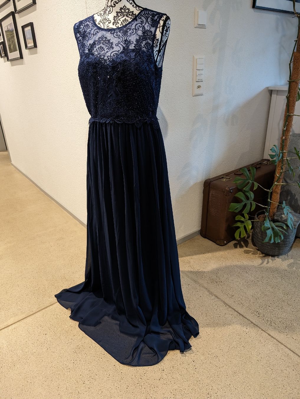 Vestiti: Abendkleid Laona Gr.40 Dunkelblau – Nuovo (secondo la descrizione) da Lommiswil venduto da laroliv
