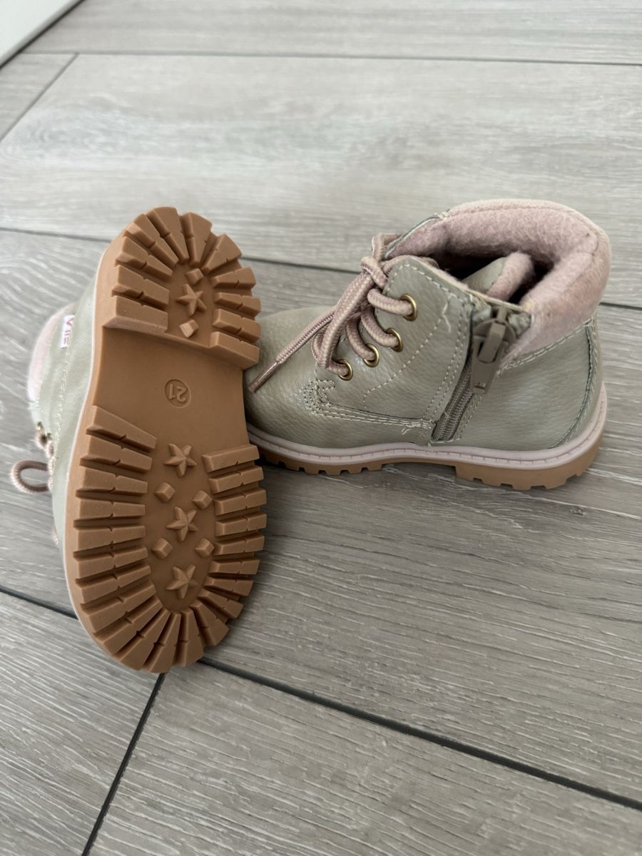 Fila Scarpe per ragazze: Schuhe Mädchen Gr. 21 – Nuovo (secondo la descrizione) da Schinznach Dorf venduto da meee_l 1