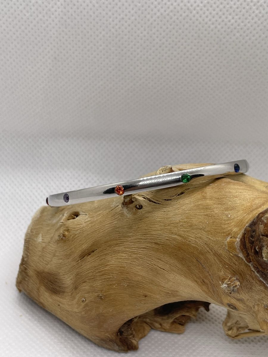 Armbänder & -reifen: Edelstahl Armreif mit Farbsteinen, Grösse S/M – Neu und originalverpackt aus Zürich von dun_k7s7 5
