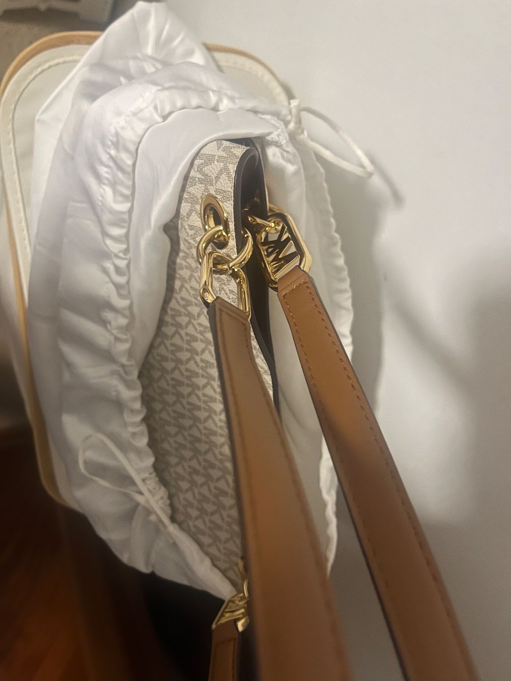 Michael Kors Sacs femmes: Michael Kors Kensington Handtasche Vanilla – Neuf avec emballage d'origine à Zürich par Nrosa 3