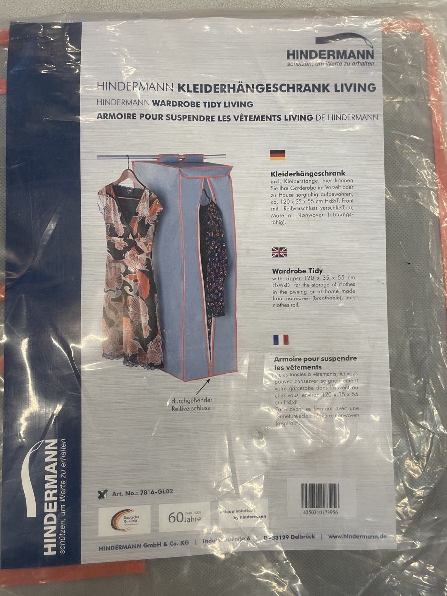 Guardaroba: Kleider Hängeschrank – Usato da Flaach venduto da Binz