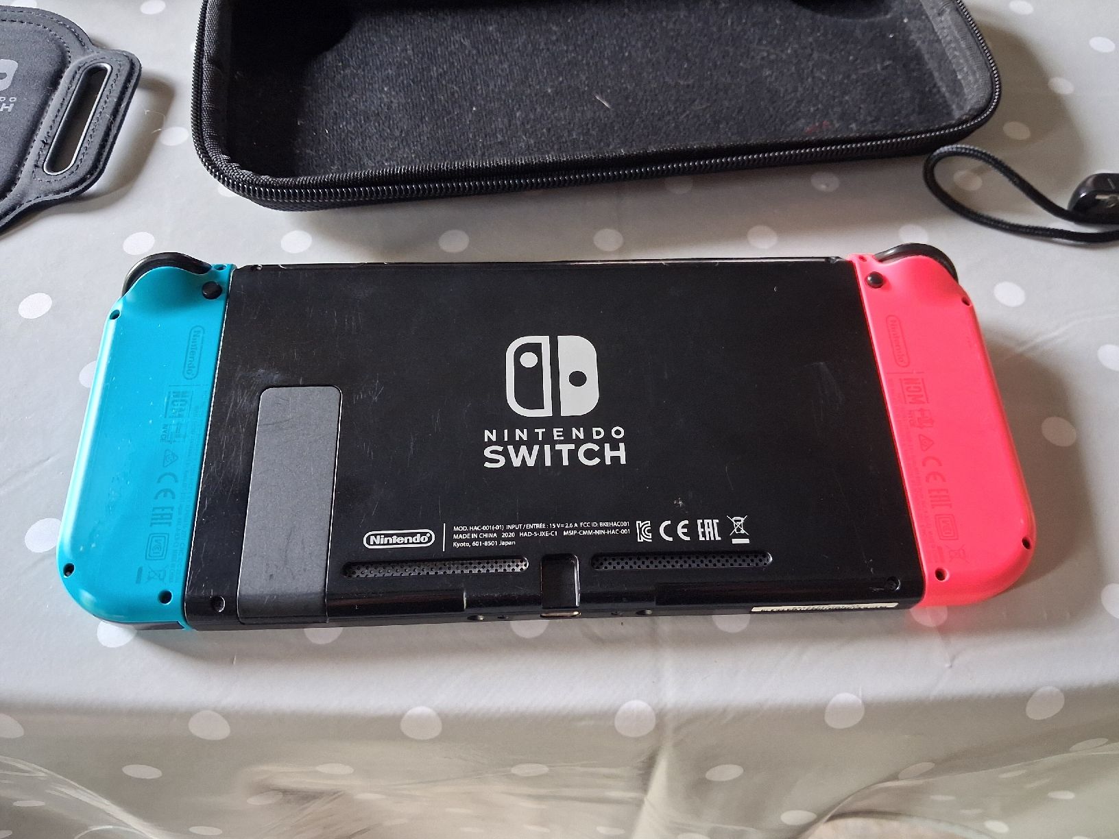 Nintendo Console: Nintendo switch + accessoires  – Usato da Mayens-De-Chamoson venduto da arvine29 2