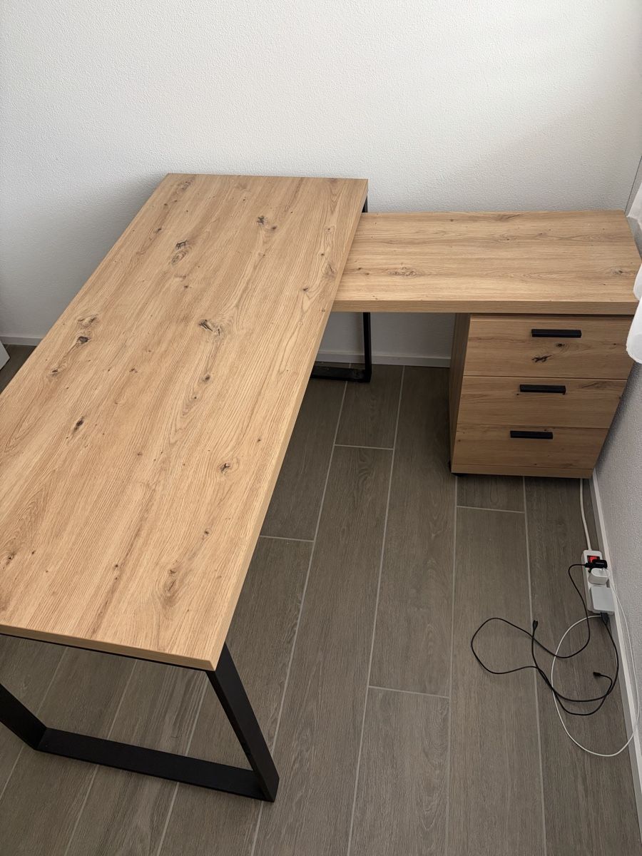 Schreibtische: Bürotisch (Ecktisch) – Gebraucht aus Dietlikon von car_t7pd