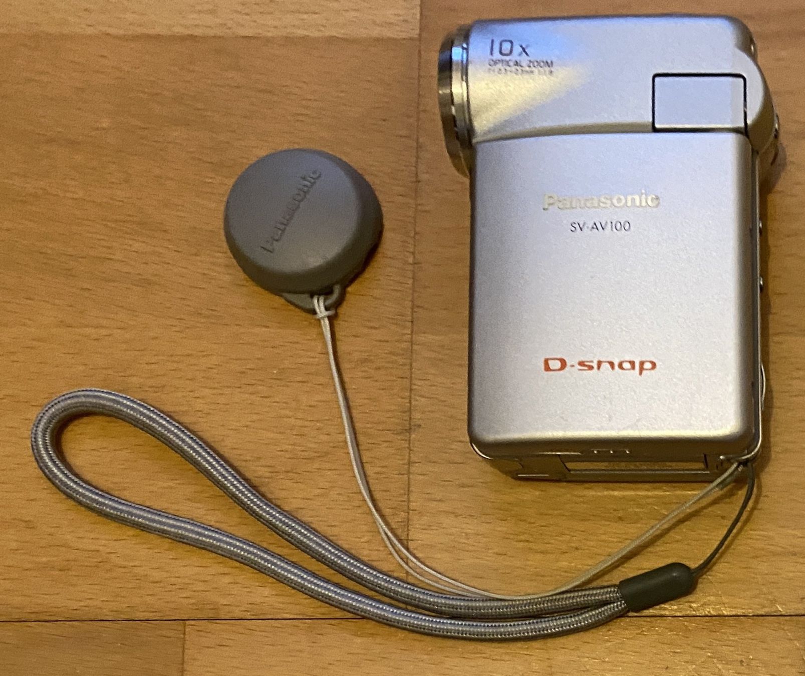 Panasonic Caméscopes: Panasonic Camera SV-AV100 – Défectueux à Safenwil par Thoren196168
