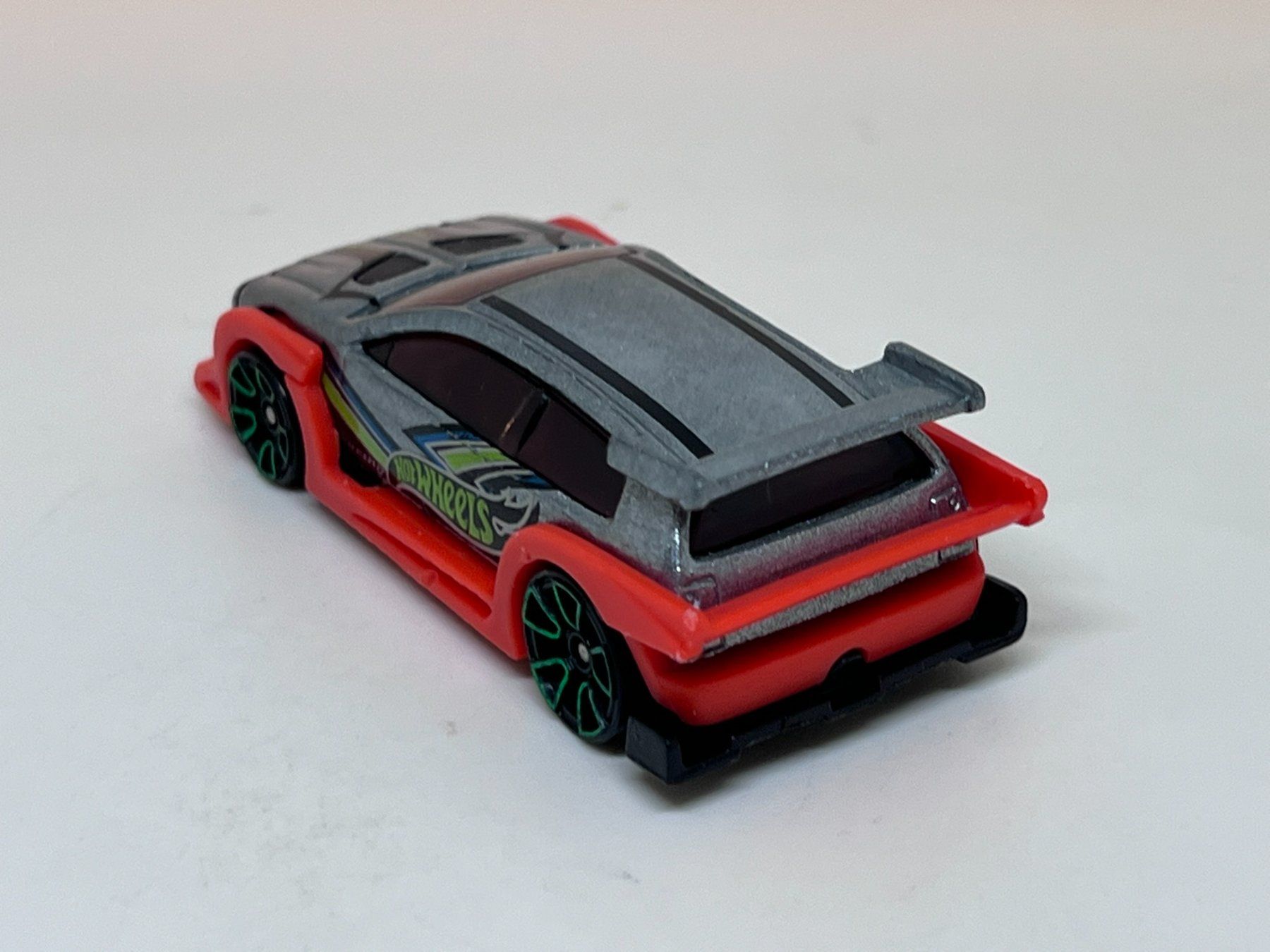 Hot Wheels Modellini d'auto: Hot Wheels Flight '03 #394 – Usato da Wildegg venduto da LaaBoutique 2