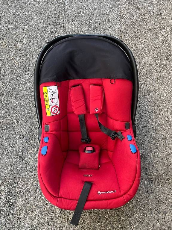 Seggiolini per auto: Siège auto / cosy utra léger – Usato da Le grand saconnex venduto da car_78n8 3