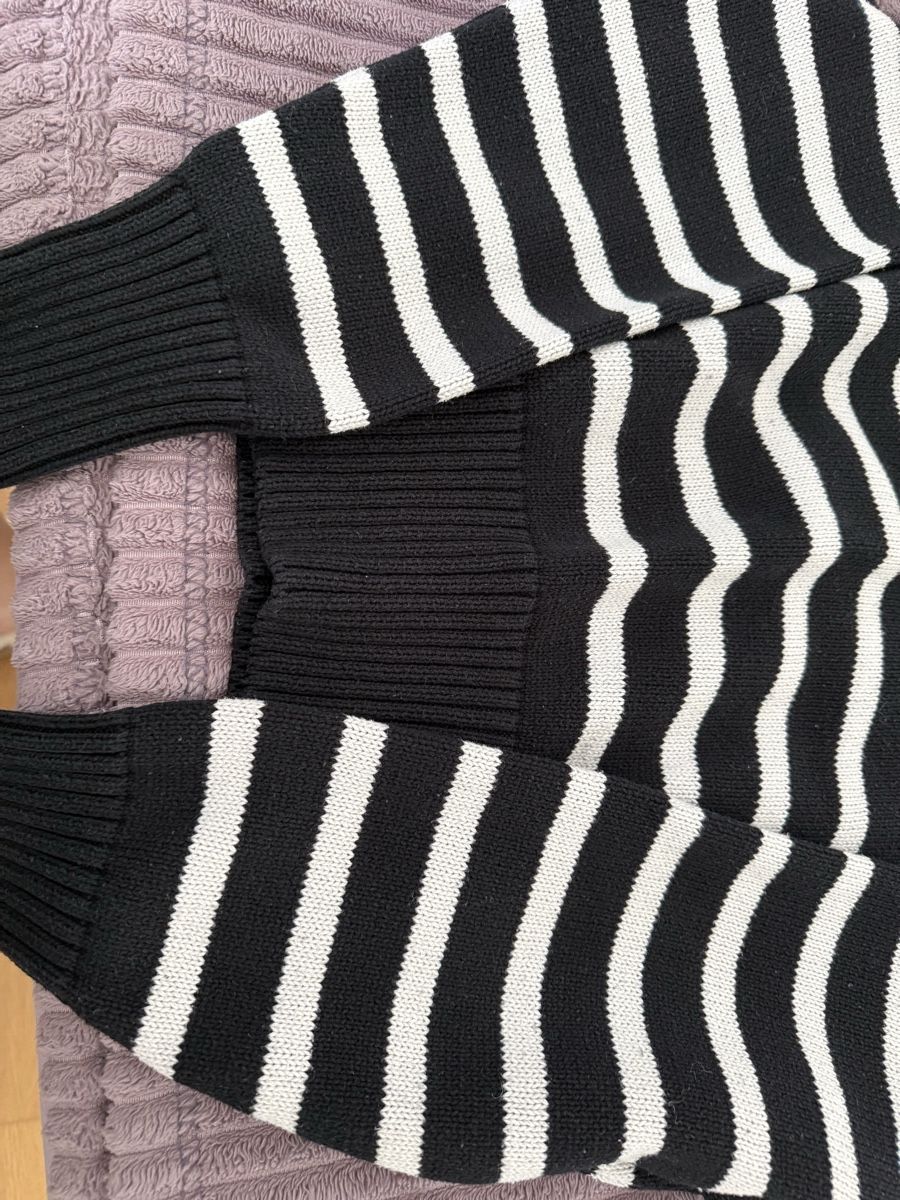 Bershka Maglioni & Felpe: Bershka Weiss-schwarzer Pullover – Usato da Winterthur venduto da yar_dpp8 1