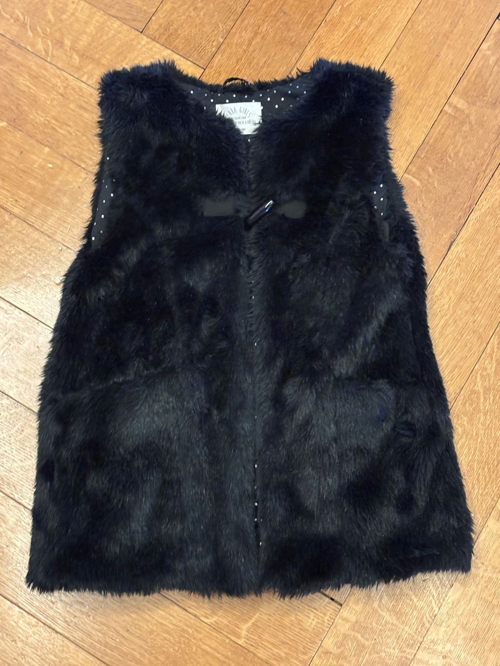 Zara Autres vêtements fille: Gilet Gr. 152 – D'occasion à Genève par Livsonman