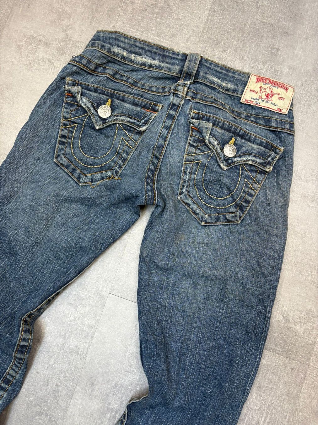 True Religion Jeans: True Religion Bootcut Flared Jeans - Grösse S/25 – Nuovo (secondo la descrizione) da Werdenberg venduto da hase.vintage 2