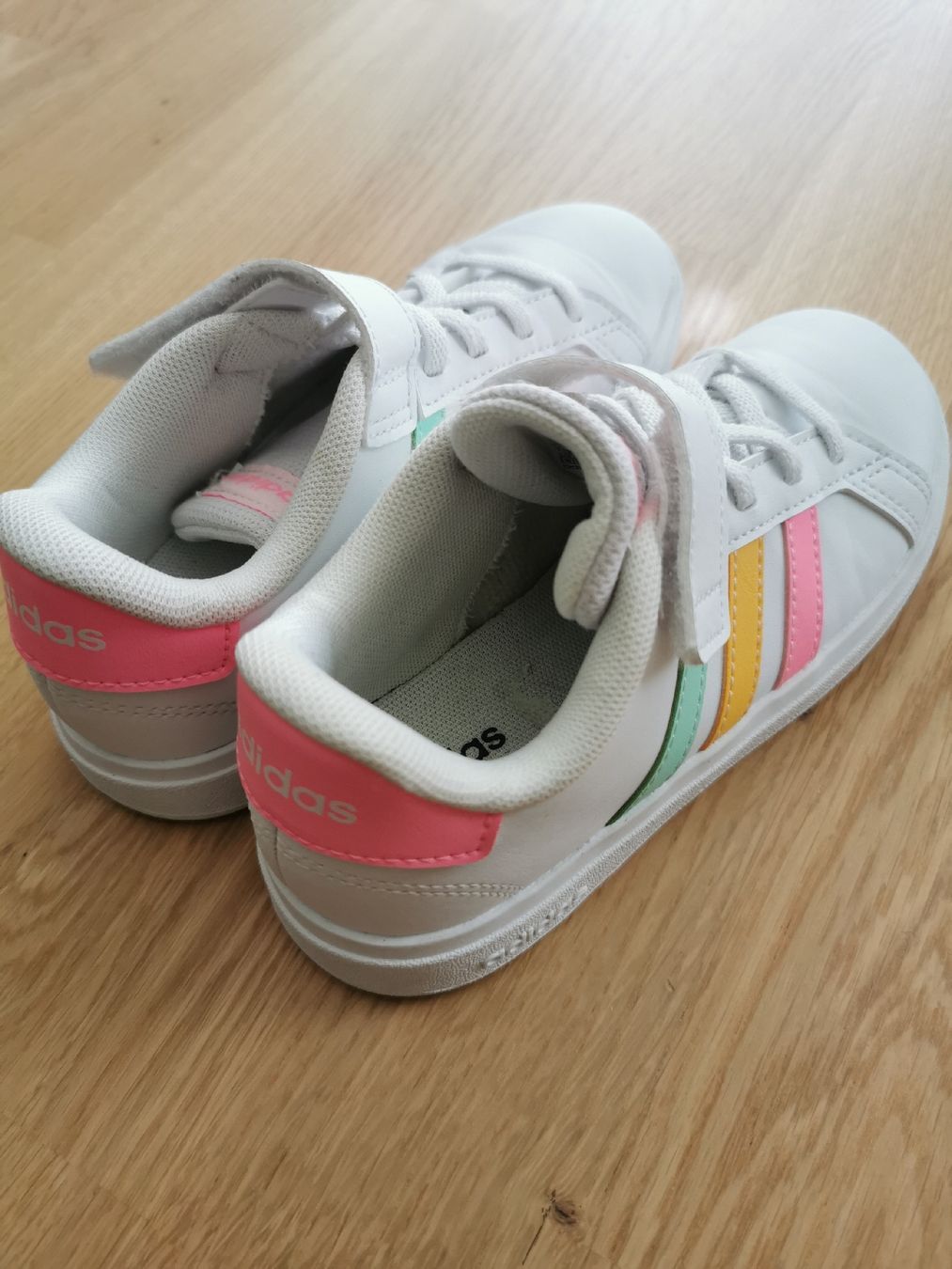 Adidas Scarpe per ragazze: Adidas Kinderschuhe Grösse 30 – Nuovo (secondo la descrizione) da Arnegg venduto da michik999 1