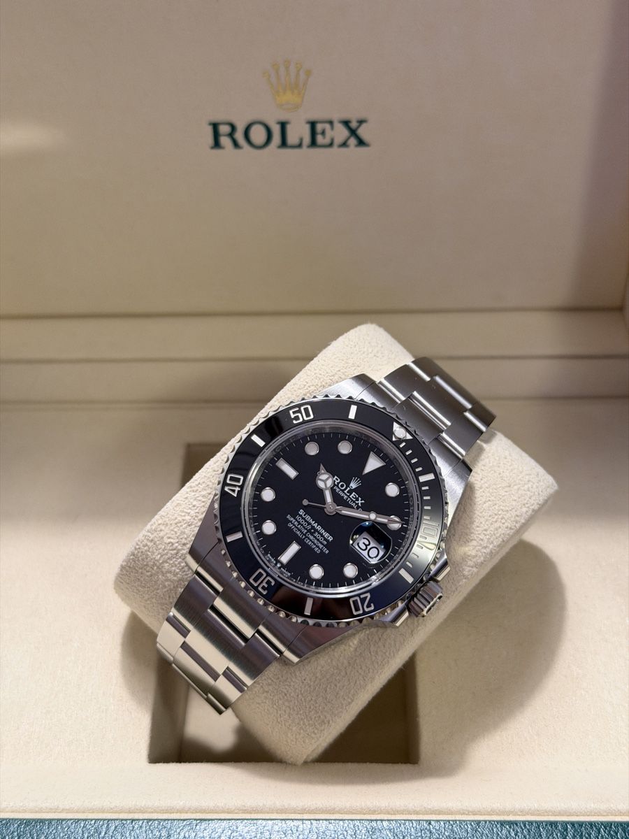 Rolex Montres: Rolex Submariner Date 2025 Fullset – D'occasion à Glattpark(Opfikon) par Sonnenzeit99 2