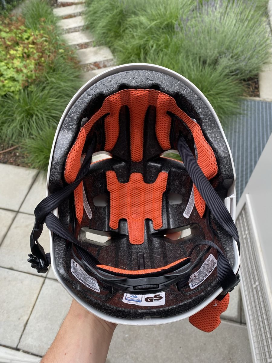 Abus Caschi: Abus Frau Velo Helm – Usato da Herrliberg venduto da mas_7lxb 1