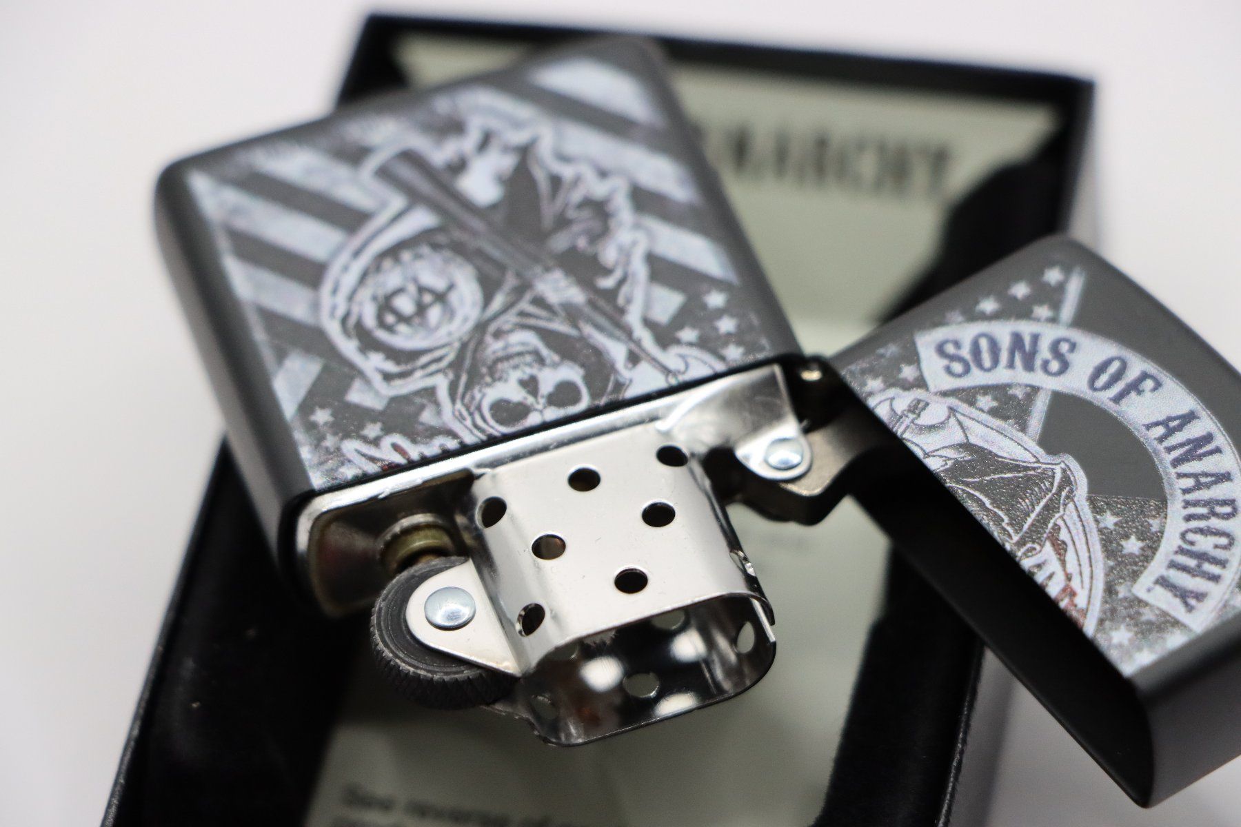 Zippo Briquets: Zippo Sons of Anarchy™ – Neuf avec emballage d'origine à Ennenda par  2