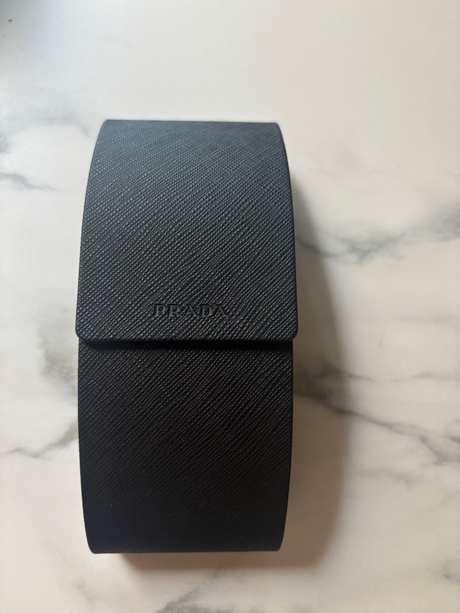 Prada Occhiali & Lenti: Original Prada Sonnenbrille Grau - Ungetragen – Nuovo (secondo la descrizione) da Küsnacht ZH venduto da kat_v69q 1