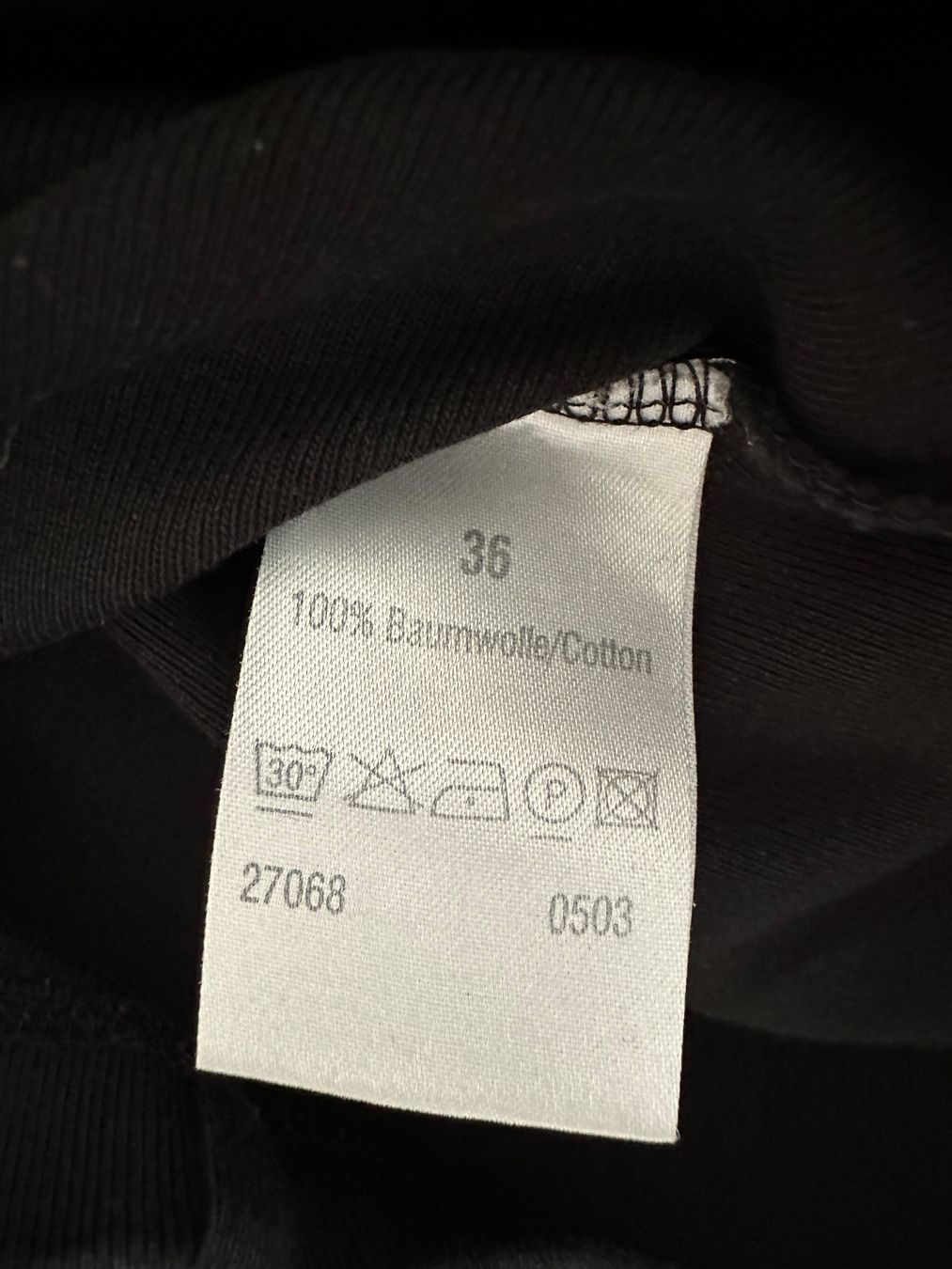 T-shirts: Schwarzes Oberteil 36 mit Strasssteinen – D'occasion à Rothenburg par wer_g9fd 4