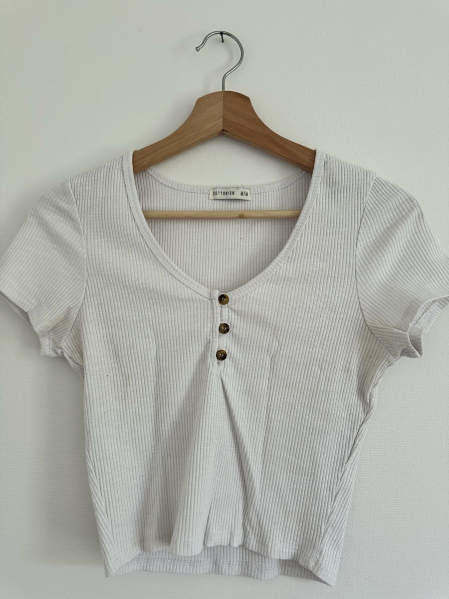 T-shirts: Crop Top, Cotton On – D'occasion à St. Gallen par nikolasbong