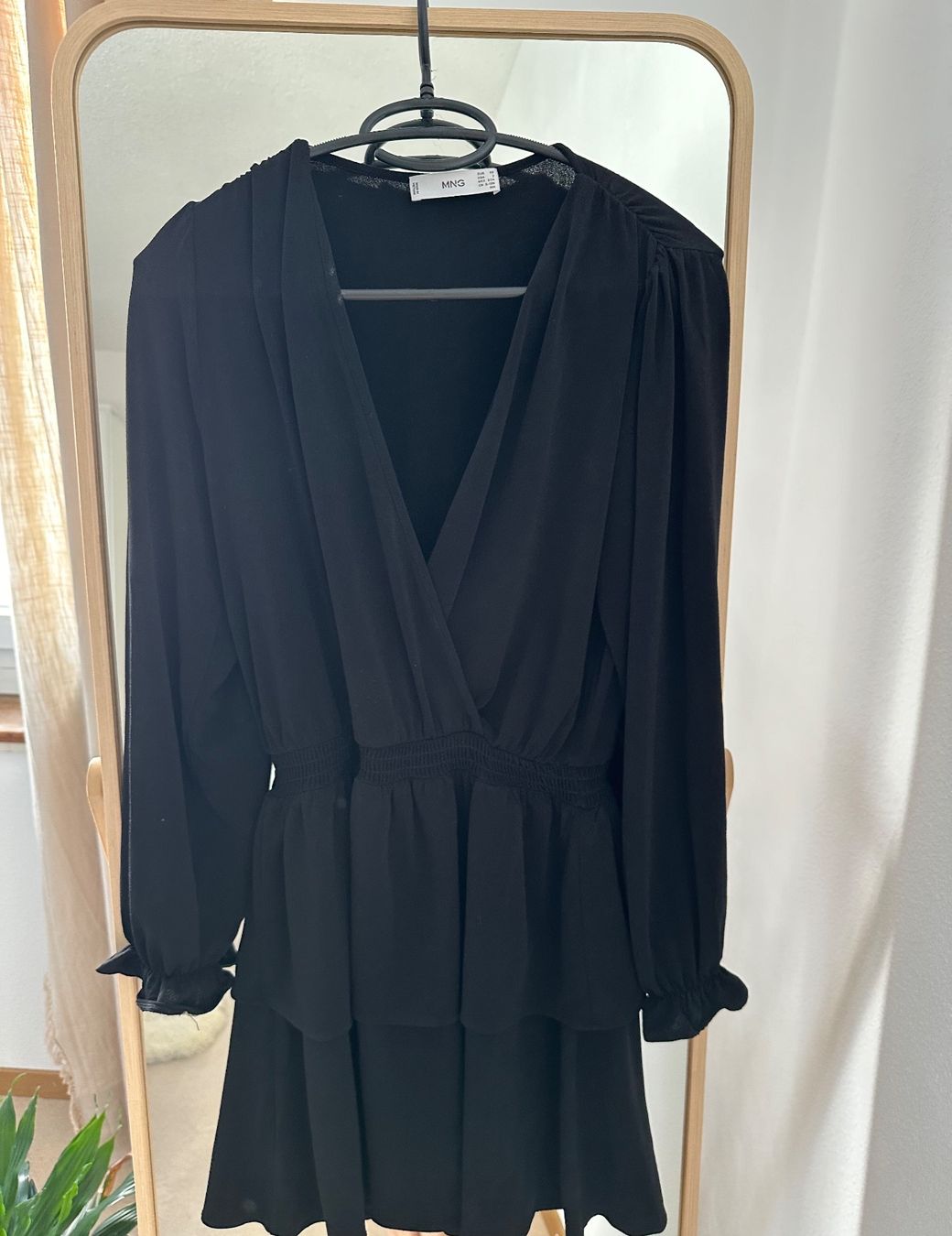 Mango Kleider: Black Dress Mango (Kleid / Robe) – Gebraucht aus Zürich von mme_9kc5 1