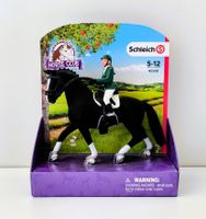 SCHLEICH 42358 Springreiterin mit Pferd NEU