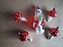 5 antike Glas Christbaumschmuck. Weihnachtsmann &4 Pilze