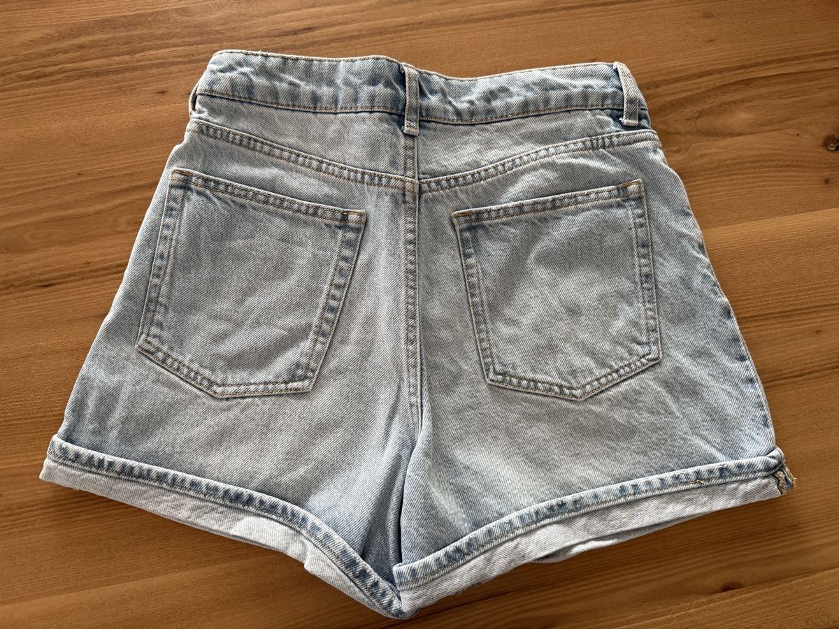 H&M Jeans: Helle H&M Jeans Shorts, Gr. 36 – Usato da Schenkon venduto da NaBr 2