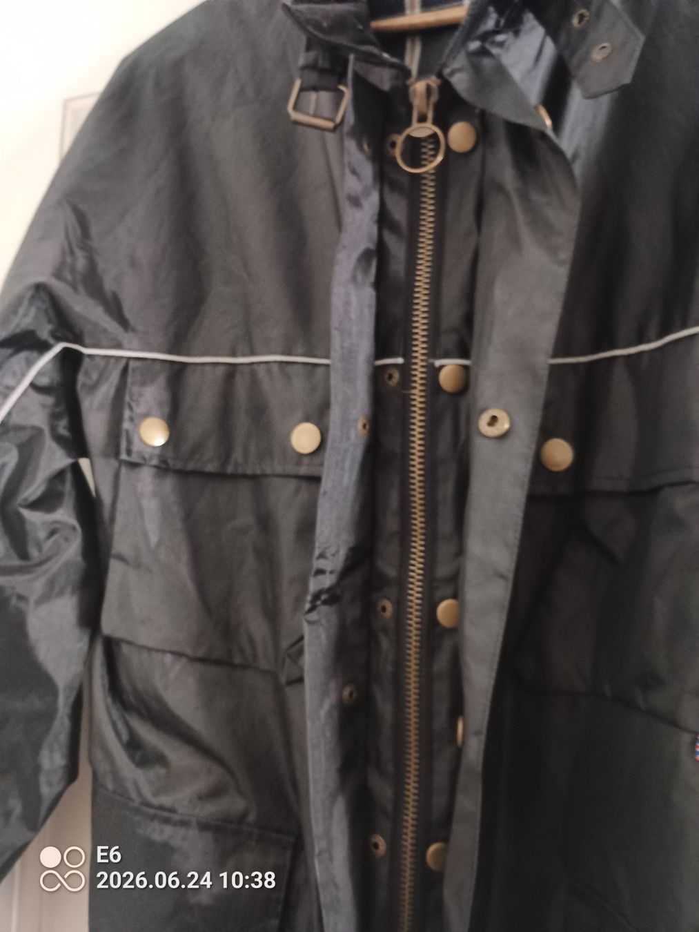 Giacche: Sportliche Regenjacke Grösse: M – Usato da Zürich venduto da Mitzi6 3