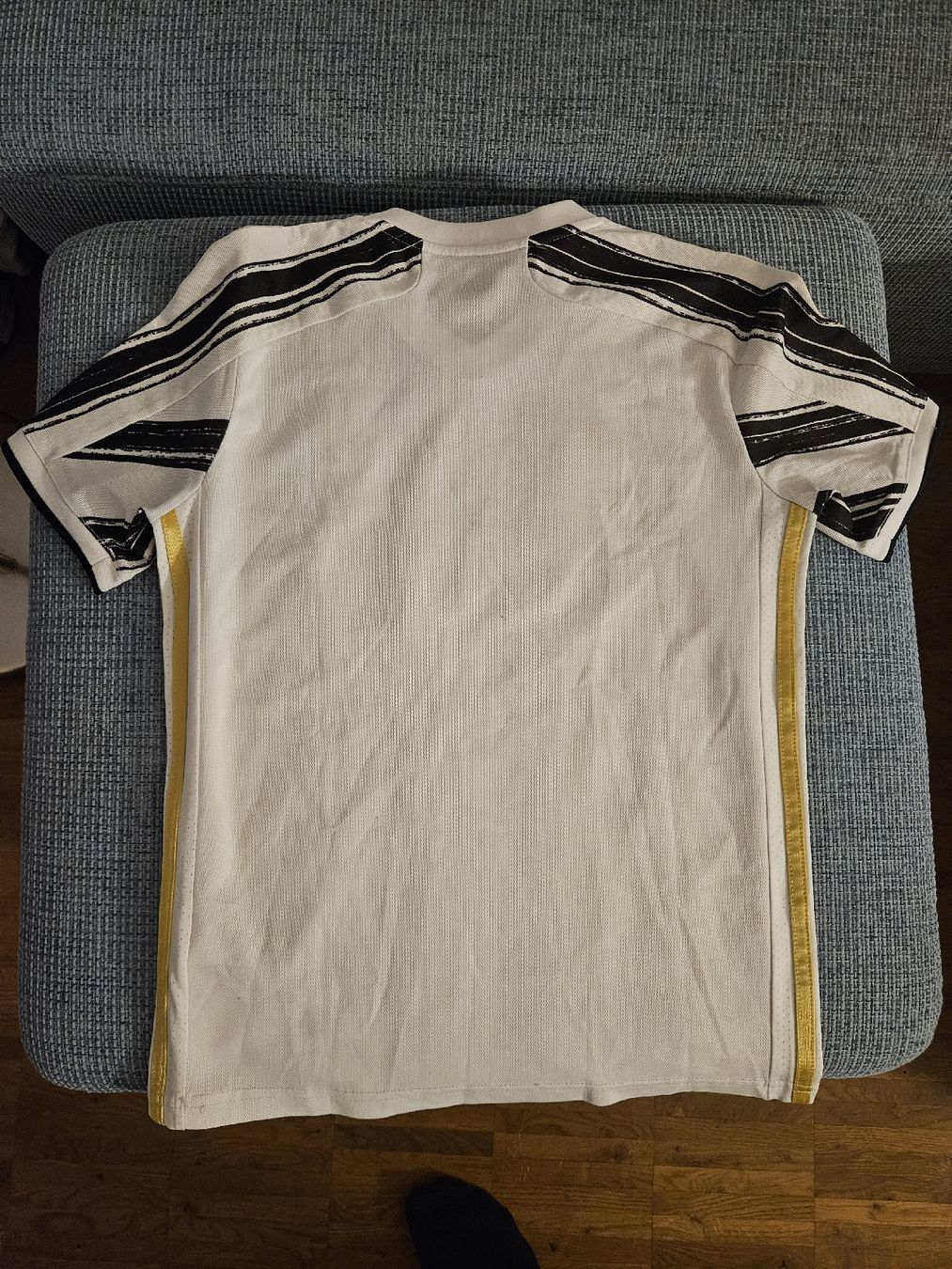 Juventus Scarpe, pantaloni & magliette da ginnastica: Juve Kindertrikot – Usato da Männedorf venduto da cos_29v7 1