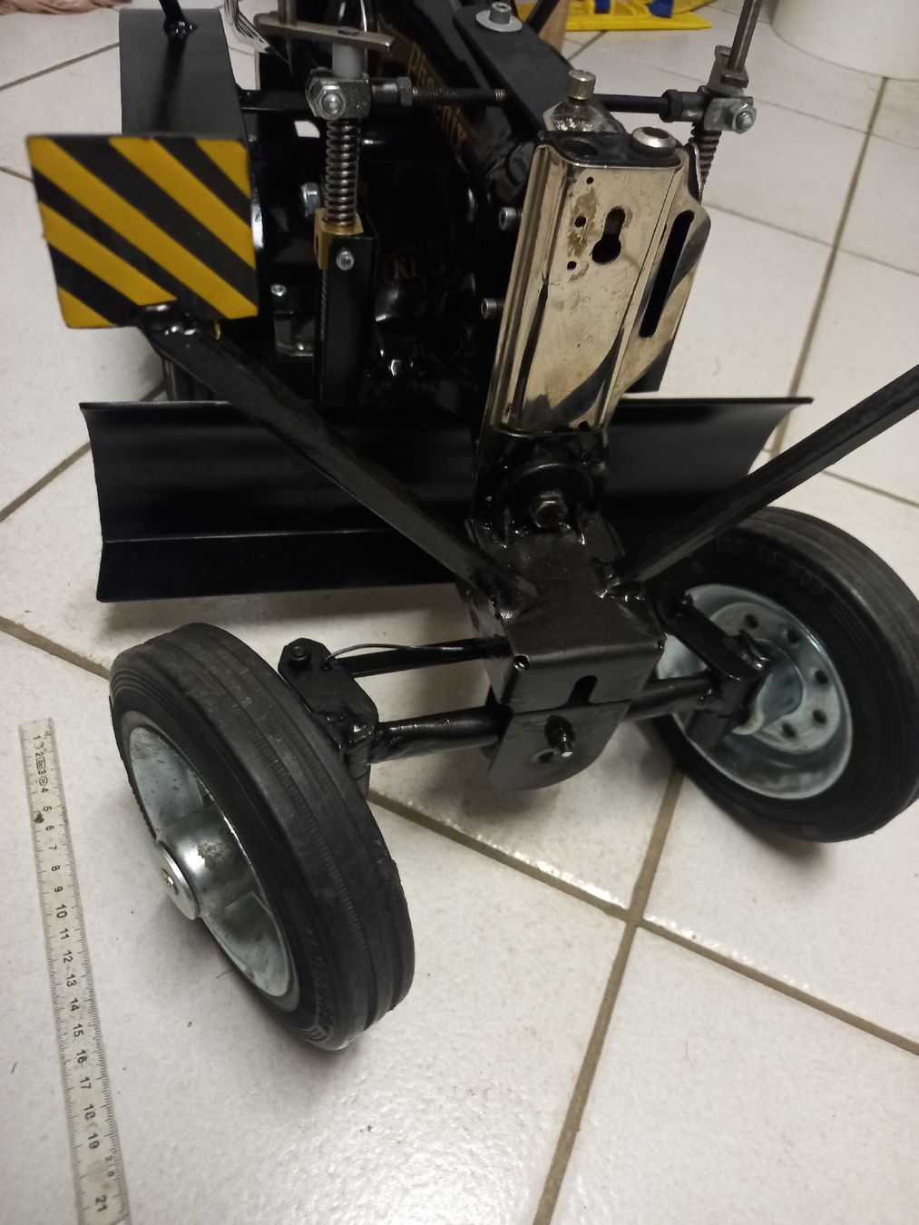 Trattori: Phoenix Nähmaschine  Grader Traktor Deko-Objekt! – Usato da Rüderswil venduto da leopaul01 2
