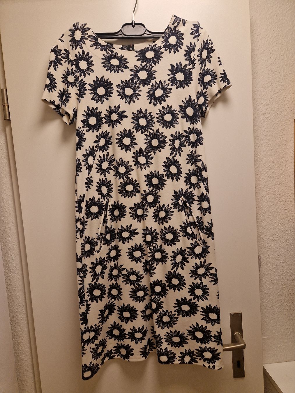 Marc Cain Vestiti: Marc Cain Sommerkleid Blumenmuster – Usato da Binningen venduto da Daja75