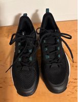 Tennisschuhe Lacoste schwarz mit grün, Gr. 39.5