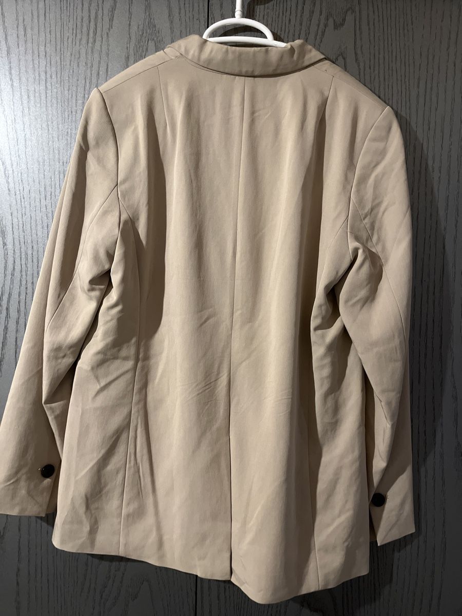 H&M Giacche: Veste blazer beige – Usato da Le Locle venduto da Ophelhugy 1