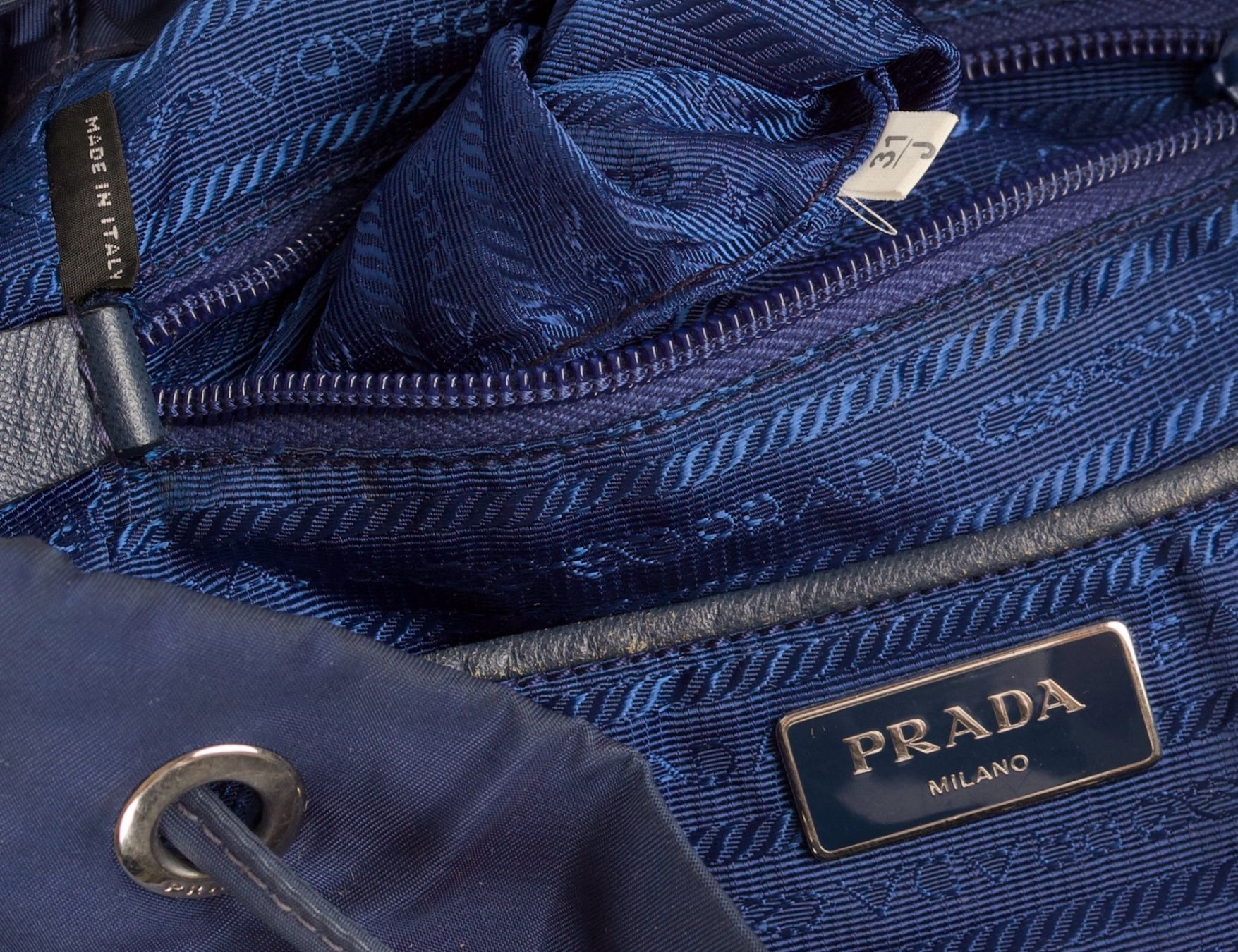 Prada Zaini: Auth PRADA Nylon leather drawstring backpack blue. – Usato da Lausanne venduto da Lamedusac 6