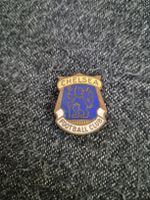 Chelsea FC Anstecknadel Wappen blau gold gebrauchter Zustand