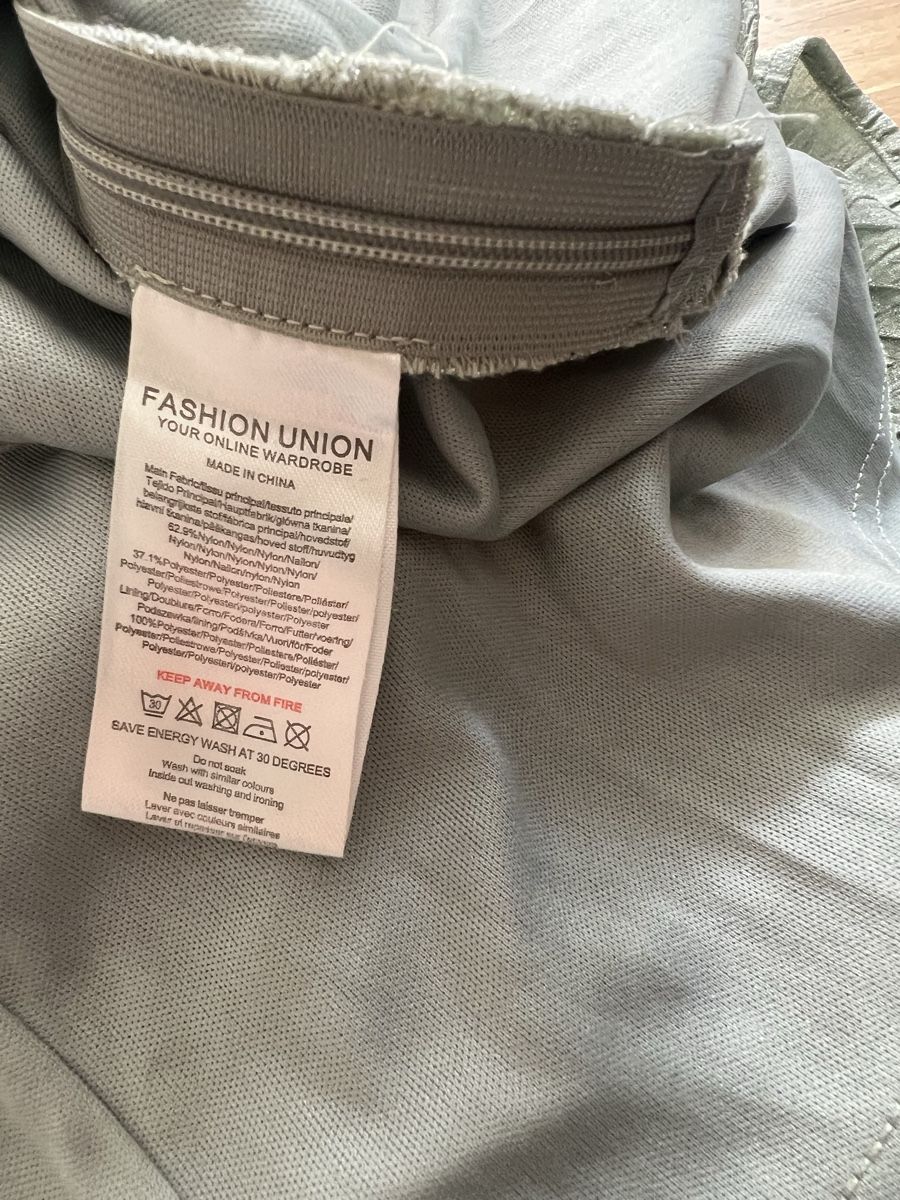 Vestiti: fashion union Kleid – Nuovo (secondo la descrizione) da Bern venduto da lea_wf9x 3
