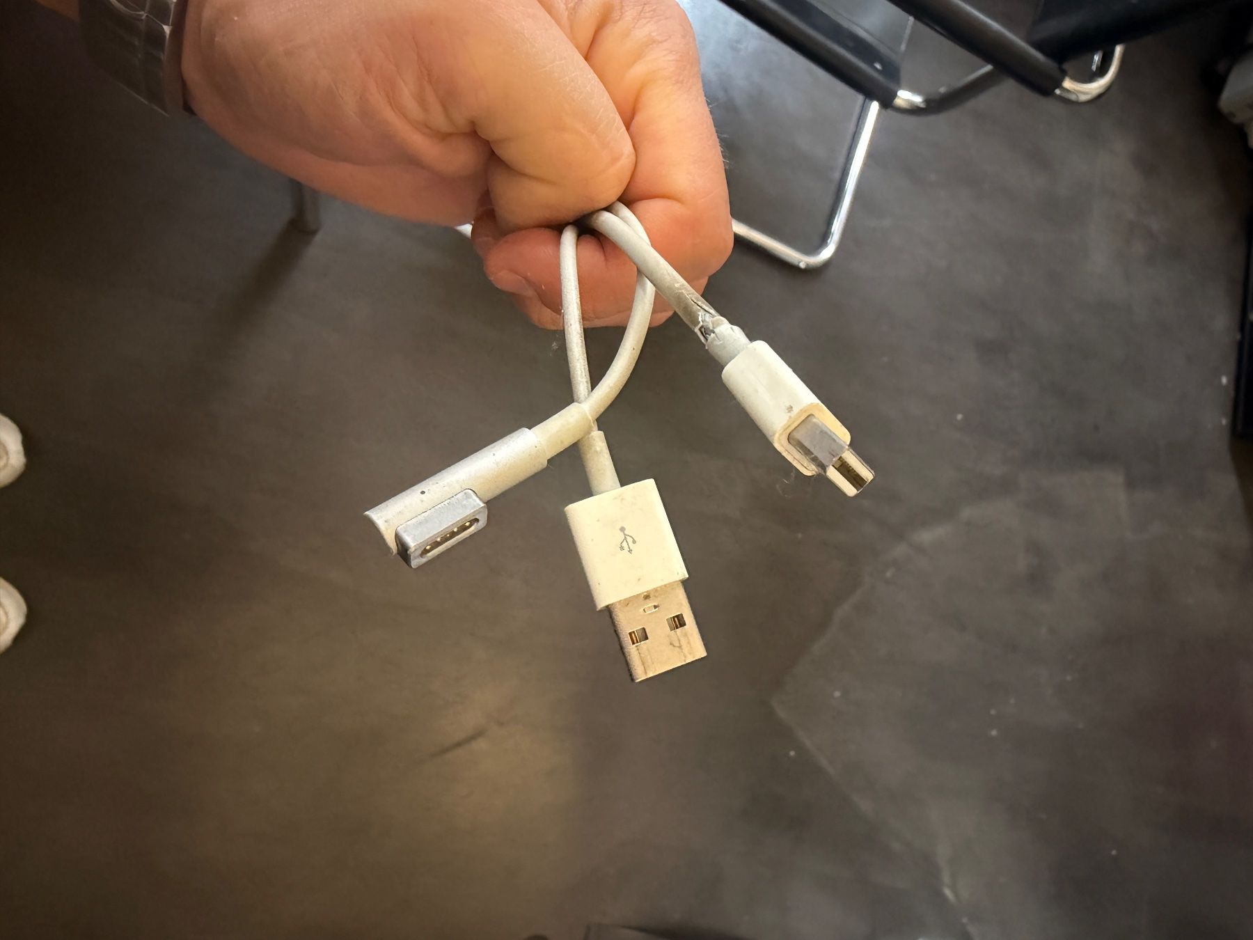 Apple Monitor: Apple Bildschirm – Usato da Küsnacht ZH venduto da Icon21 4